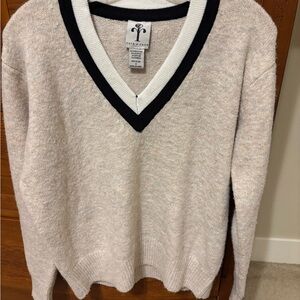 Calvin Klein Women's Cream V-Neck Sweater